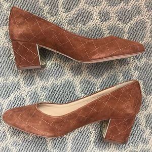 👡NWOB Brown Quilted Low Heels👡